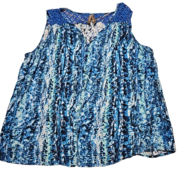 Womens 3X Penningtons V Neck Tie Die Blue and White Tank Smoke Free Pet Free - Picture 1 of 7